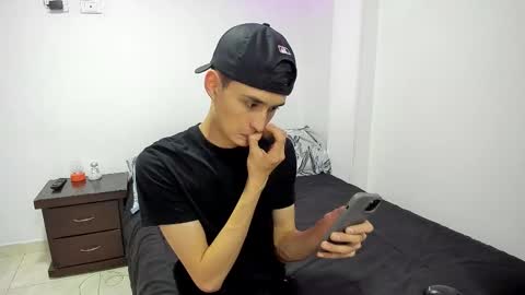 Snapshot of thiagowells_ chatting on 02/10/25, 02:52 Thiago Wells online show from 02/10/25, 02:52