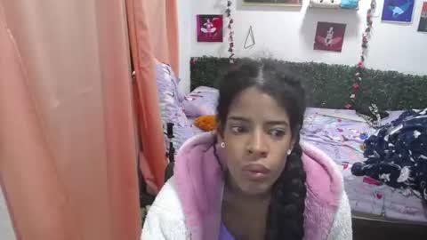 Snapshot of thiana_horny chatting on 06/09/26, 01:01 thiana_horny online show from 06/09/26, 01:01