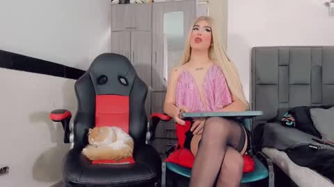 Snapshot of thiara_veky chatting on 09/28/25, 07:30 Thiara online show from 09/28/25, 07:30