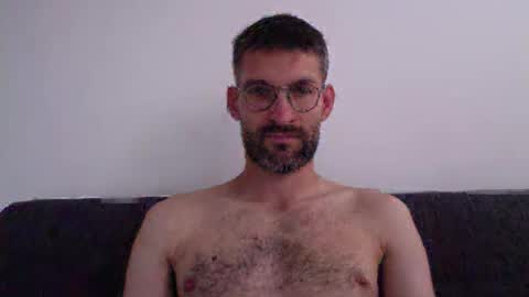 Snapshot of thibthib12 chatting on 09/20/25, 04:52 Thibthib online show from 09/20/25, 04:52