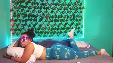 Snapshot of thicc_queen_the_rascal chatting on 09/15/25, 02:00 Thicc Queen The Rascal online show from 09/15/25, 02:00