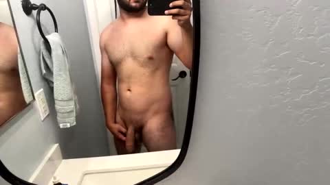 Snapshot of thickdixk068 chatting on 11/12/25, 01:00 thickdixk068 online show from 11/12/25, 01:00