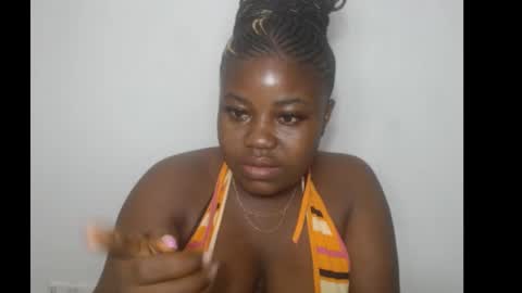 Snapshot of thickebonny7 chatting on 02/12/26, 03:01 thickebonny7 online show from 02/12/26, 03:01