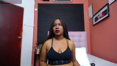 Snapshot of thickeebonyy chatting on 02/28/25, 07:56 thickeebonyy online show from 02/28/25, 07:56
