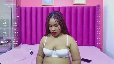 Snapshot of thickeebonyy chatting on 10/06/25, 08:17 thickeebonyy online show from 10/06/25, 08:17