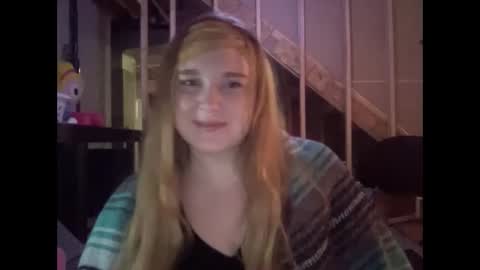 Ariel online show from 01/04/25, 01:42