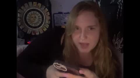 Ariel online show from 01/19/25, 02:25