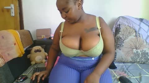 Snapshot of thickie_ chatting on 11/16/25, 04:29 thickie_ online show from 11/16/25, 04:29