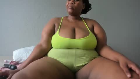 thickleeyanax online show from 12/04/24, 10:13