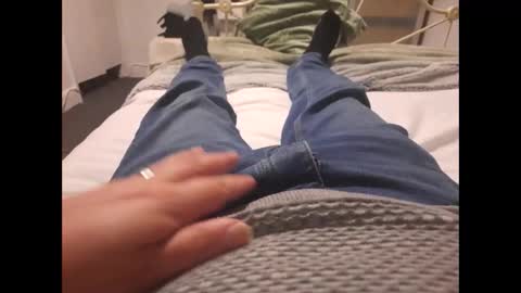 Snapshot of thicksingarters chatting on 09/19/25, 07:03 thicksingarters online show from 09/19/25, 07:03