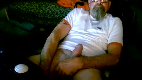 Snapshot of thickwhiteboydick chatting on 01/11/25, 10:51 thickwhiteboydick online show from 01/11/25, 10:51