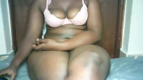 Snapshot of thickybabe_05 chatting on 01/25/25, 08:10 thickybabe_05 online show from 01/25/25, 08:10