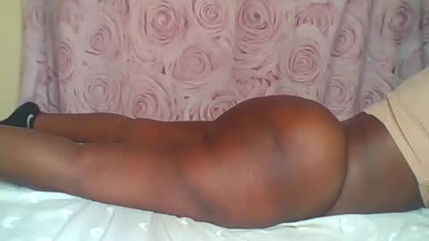 Snapshot of thickybabe_05 chatting on 02/20/26, 06:59 thickybabe_05 online show from 02/20/26, 06:59