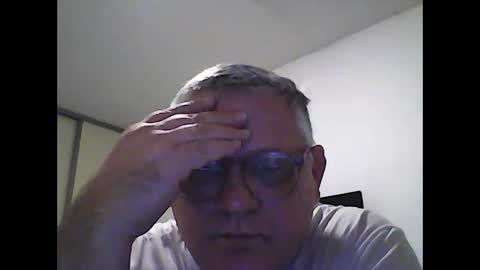 Snapshot of thierrysymp chatting on 11/01/25, 12:01 Thierrysymp online show from 11/01/25, 12:01
