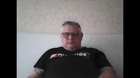 Snapshot of thierrysymp chatting on 11/10/25, 10:25 Thierrysymp online show from 11/10/25, 10:25