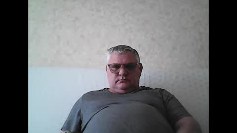 Snapshot of thierrysymp chatting on 11/16/25, 10:21 Thierrysymp online show from 11/16/25, 10:21