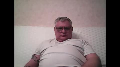 Snapshot of thierrysymp chatting on 11/24/25, 05:34 Thierrysymp online show from 11/24/25, 05:34