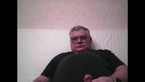 Snapshot of thierrysymp chatting on 11/26/25, 05:25 Thierrysymp online show from 11/26/25, 05:25