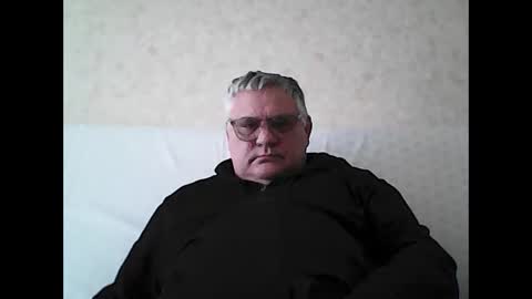 Snapshot of thierrysymp chatting on 11/30/25, 10:19 Thierrysymp online show from 11/30/25, 10:19