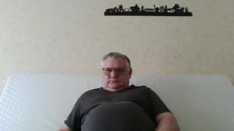 Snapshot of thierrysymp chatting on 02/15/26, 10:36 Thierrysymp online show from 02/15/26, 10:36