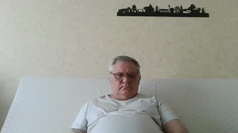 Snapshot of thierrysymp chatting on 04/05/26, 04:59 Thierrysymp online show from 04/05/26, 04:59