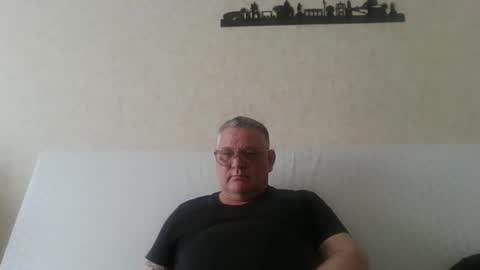 Snapshot of thierrysymp chatting on 04/10/26, 04:01 Thierrysymp online show from 04/10/26, 04:01