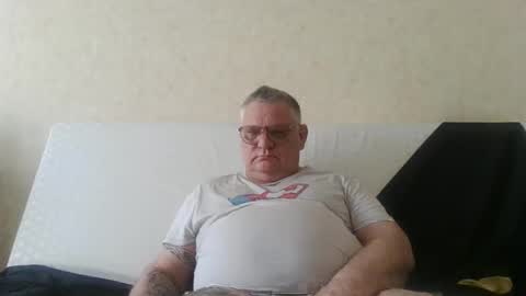 Snapshot of thierrysymp chatting on 04/18/26, 04:11 Thierrysymp online show from 04/18/26, 04:11