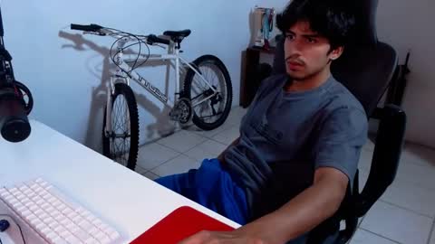 Snapshot of thieves_us chatting on 11/13/25, 03:49 thieves_us online show from 11/13/25, 03:49