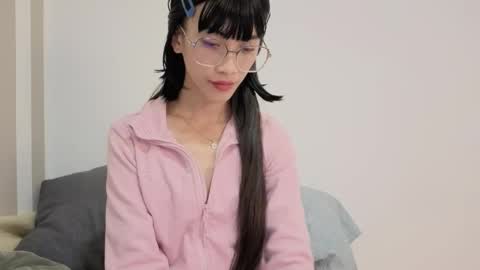 Snapshot of thifa2x chatting on 05/15/26, 10:39 thifa2x online show from 05/15/26, 10:39