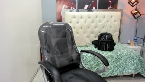 Snapshot of thiiago_collins chatting on 05/31/26, 10:44 THIAGO COLLINS online show from 05/31/26, 10:44