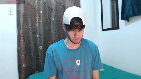 Snapshot of thiiago_tay chatting on 09/17/25, 12:56 Thiiago online show from 09/17/25, 12:56