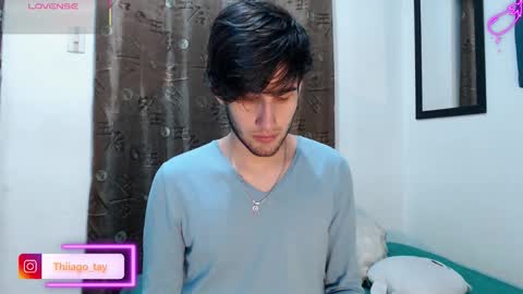 Snapshot of thiiago_tay chatting on 09/18/25, 06:37 Thiiago online show from 09/18/25, 06:37
