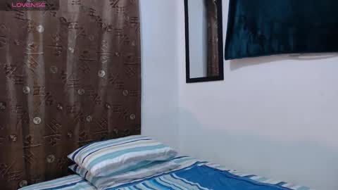 Snapshot of thiiago_tay chatting on 10/14/25, 08:15 Thiiago online show from 10/14/25, 08:15