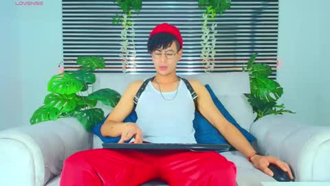 Snapshot of thiiagosaeenz chatting on 04/16/26, 02:45 Thiago Saenzz online show from 04/16/26, 02:45