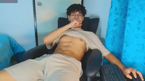 Snapshot of thiiagosaeenz chatting on 06/24/26, 11:15 Thiago Saenzz online show from 06/24/26, 11:15