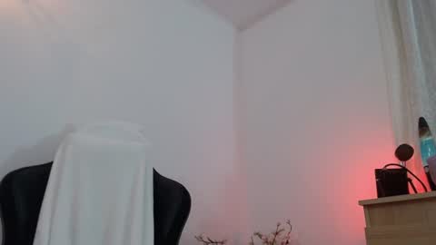 sara online show from 06/11/26, 02:22