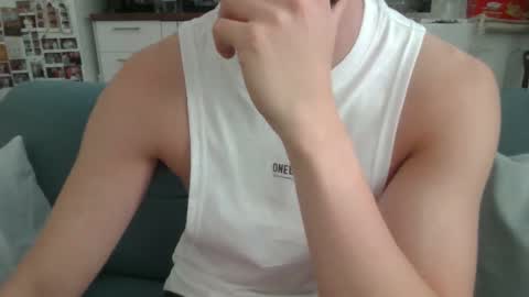 Snapshot of thinboy2 chatting on 10/11/25, 12:58 Thinboy2 online show from 10/11/25, 12:58