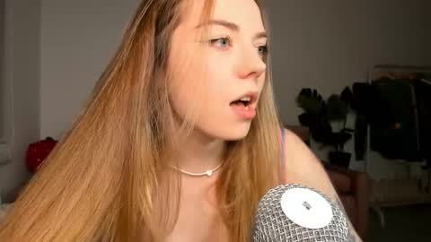 Amelia  shows on mondays fridays and sundays  if anything changes im giving updates on my fansly  online show from 03/10/25, 04:46