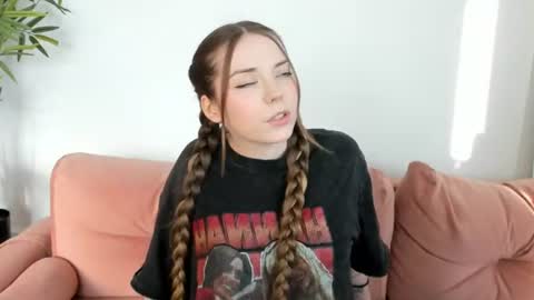 Amelia  shows on mondays fridays and sundays  if anything changes im giving updates on my fansly  online show from 08/01/26, 03:44