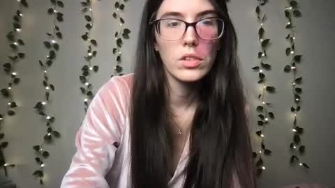 thistlefernsby online show from 11/11/25, 03:39