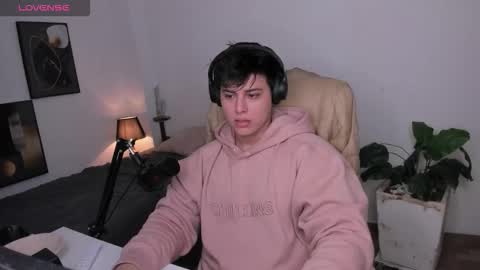 Snapshot of thom_ohtani chatting on 11/14/25, 03:16 thom_ohtani online show from 11/14/25, 03:16