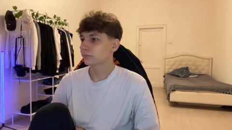 Snapshot of thomas617826 chatting on 11/29/25, 08:23 Thomas Hill online show from 11/29/25, 08:23