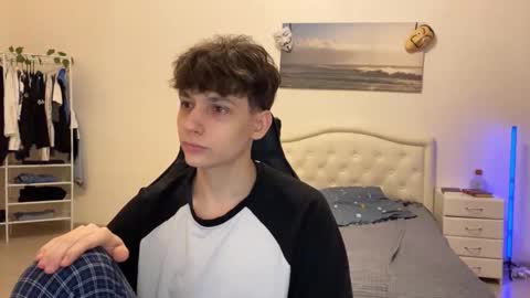 Snapshot of thomas617826 chatting on 12/05/25, 09:00 Thomas Hill online show from 12/05/25, 09:00