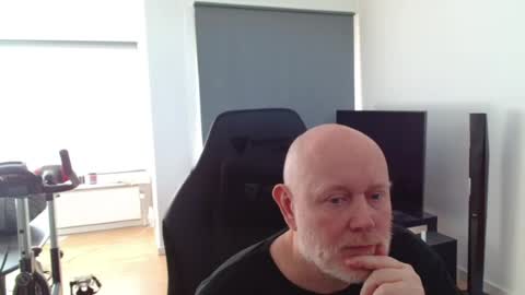 Snapshot of thomas806035 chatting on 07/05/26, 04:14 thomas806035 online show from 07/05/26, 04:14
