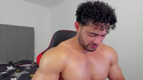 Snapshot of thomas_brandon chatting on 09/17/25, 06:15 Thomas Brandon online show from 09/17/25, 06:15