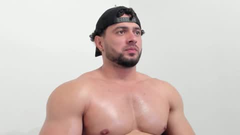 Snapshot of thomas_brandon chatting on 10/11/25, 08:02 Thomas Brandon online show from 10/11/25, 08:02