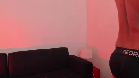 Snapshot of thomas_brandon chatting on 04/19/26, 01:49 Thomas Brandon online show from 04/19/26, 01:49