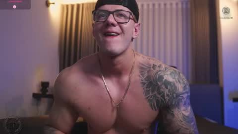 Thomas Falcon online show from 10/31/25, 04:13