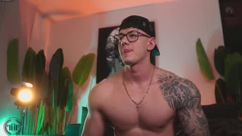 Thomas Falcon online show from 11/23/25, 12:43