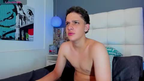 ---Thomas--- online show from 01/12/25, 07:53